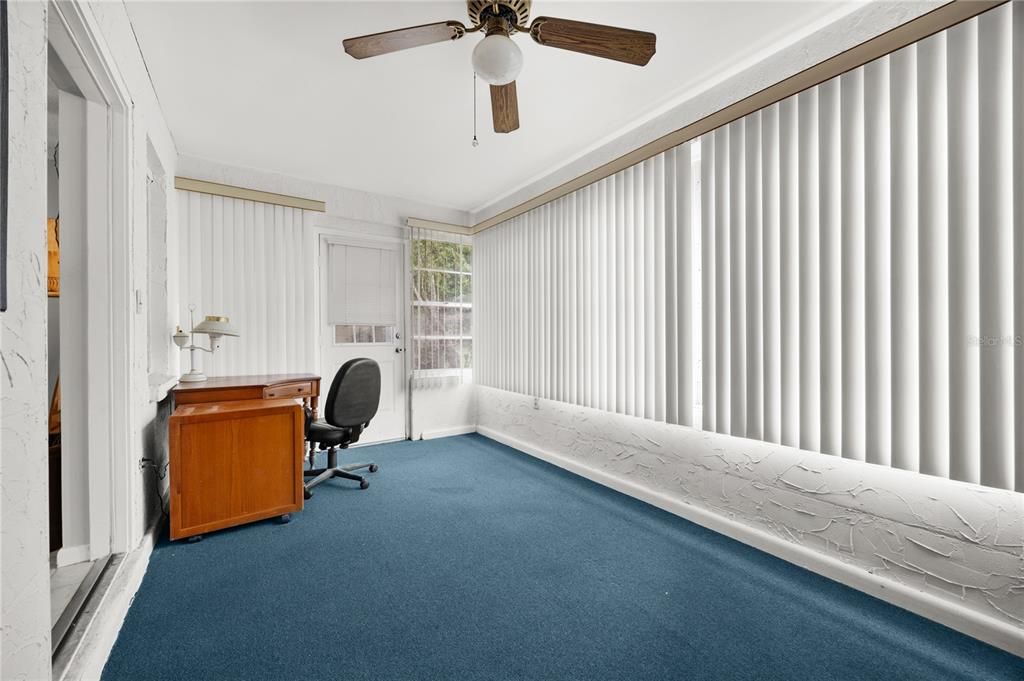 For Sale: $125,000 (2 beds, 2 baths, 1204 Square Feet)