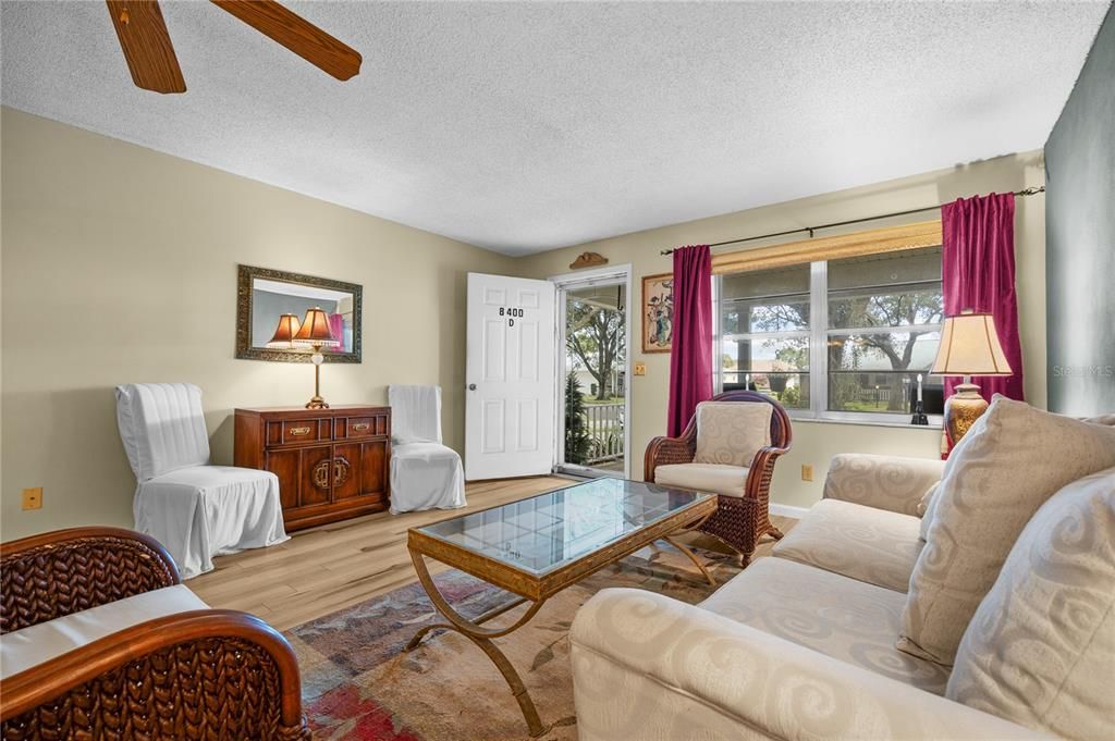 For Sale: $125,000 (2 beds, 2 baths, 1204 Square Feet)