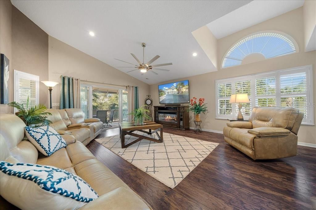 На продажу: $475,000 (3 спален, 2 ванн, 1700 Квадратных фут)