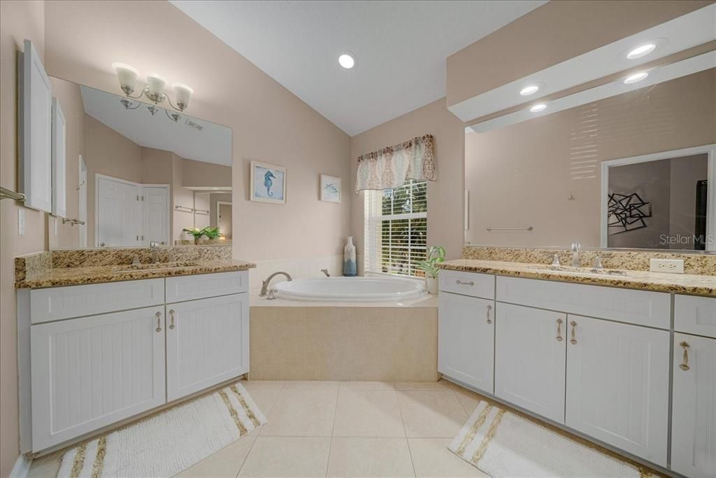 На продажу: $475,000 (3 спален, 2 ванн, 1700 Квадратных фут)