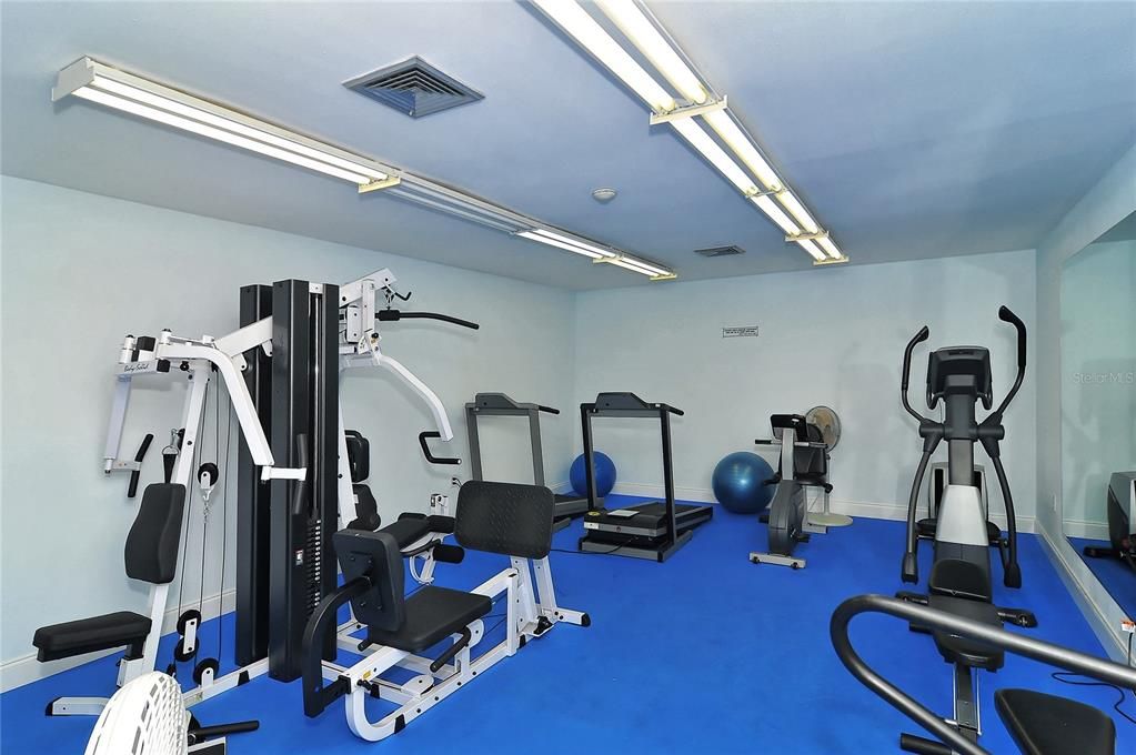 На продажу: $215,000 (2 спален, 2 ванн, 1047 Квадратных фут)