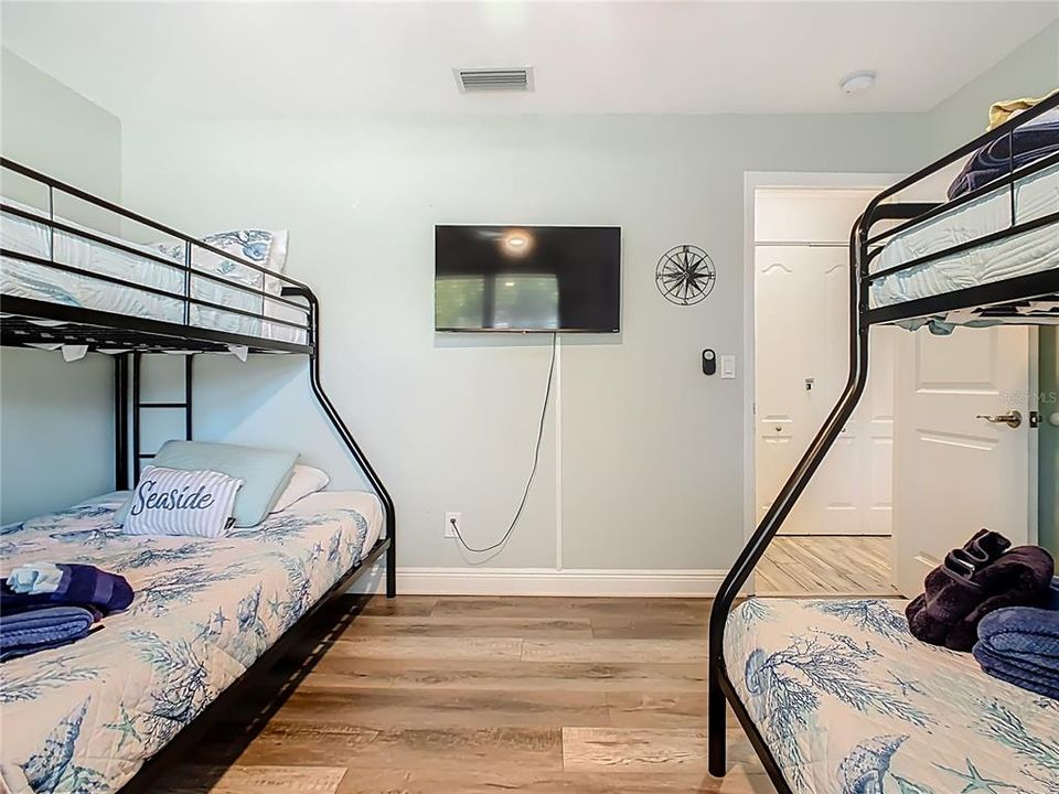 For Sale: $495,000 (3 beds, 2 baths, 1367 Square Feet)