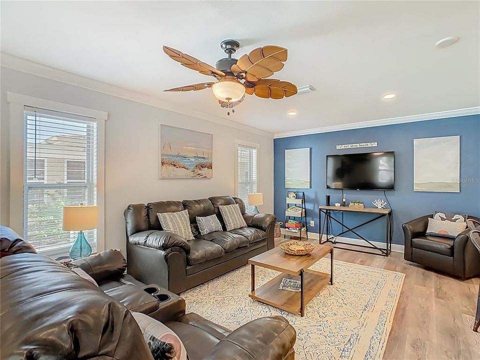 For Sale: $495,000 (3 beds, 2 baths, 1367 Square Feet)