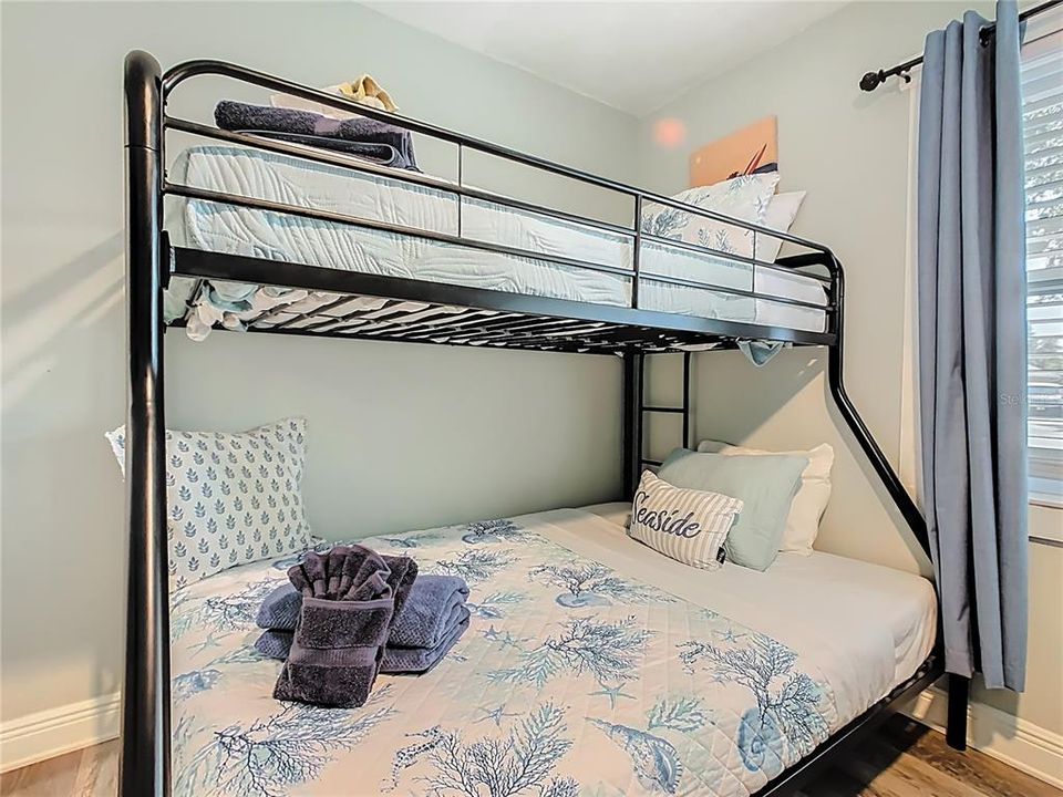 For Sale: $495,000 (3 beds, 2 baths, 1367 Square Feet)