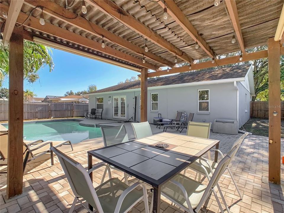 For Sale: $495,000 (3 beds, 2 baths, 1367 Square Feet)