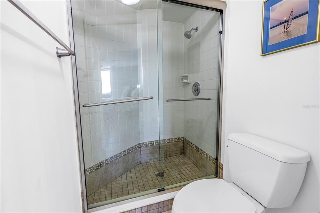 На продажу: $539,900 (2 спален, 2 ванн, 1150 Квадратных фут)