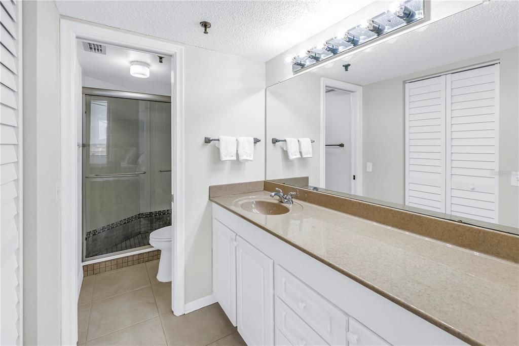 На продажу: $539,900 (2 спален, 2 ванн, 1150 Квадратных фут)