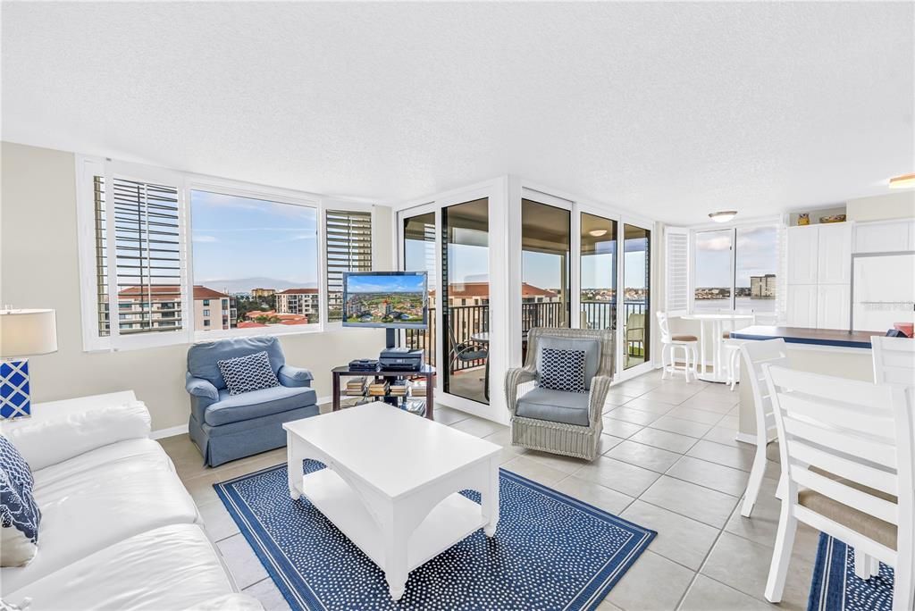 На продажу: $539,900 (2 спален, 2 ванн, 1150 Квадратных фут)