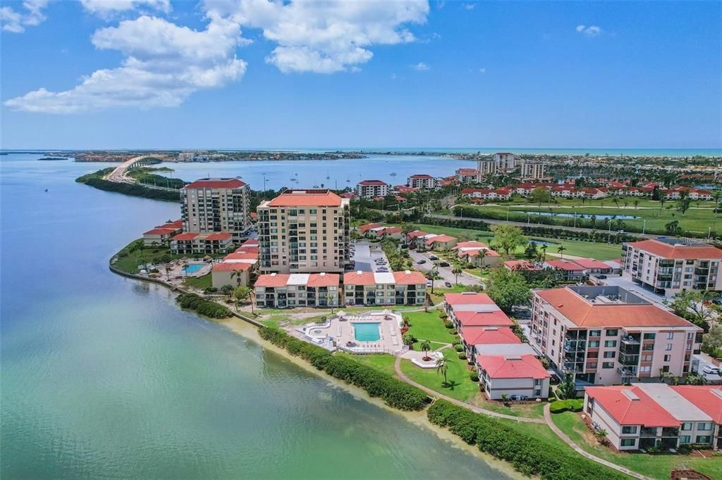 На продажу: $539,900 (2 спален, 2 ванн, 1150 Квадратных фут)