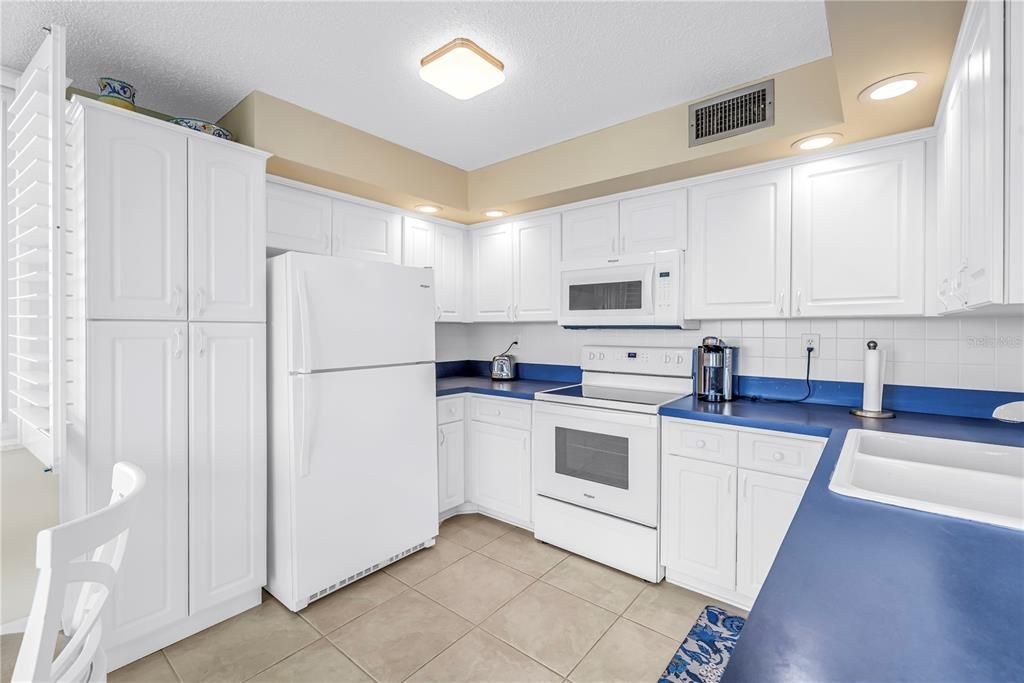 На продажу: $539,900 (2 спален, 2 ванн, 1150 Квадратных фут)