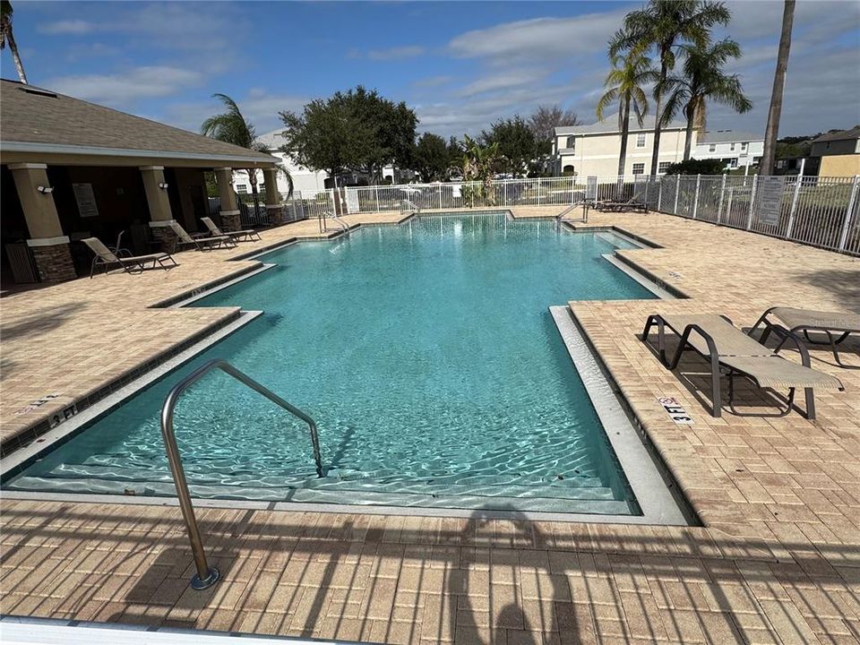 待售: $214,900 (2 贝兹, 2 浴室, 1185 平方英尺)