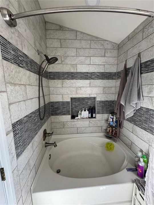 待售: $214,900 (2 贝兹, 2 浴室, 1185 平方英尺)