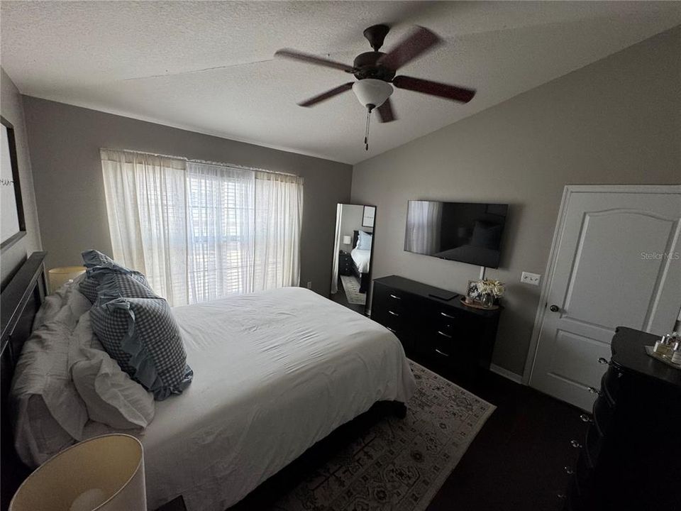 待售: $214,900 (2 贝兹, 2 浴室, 1185 平方英尺)