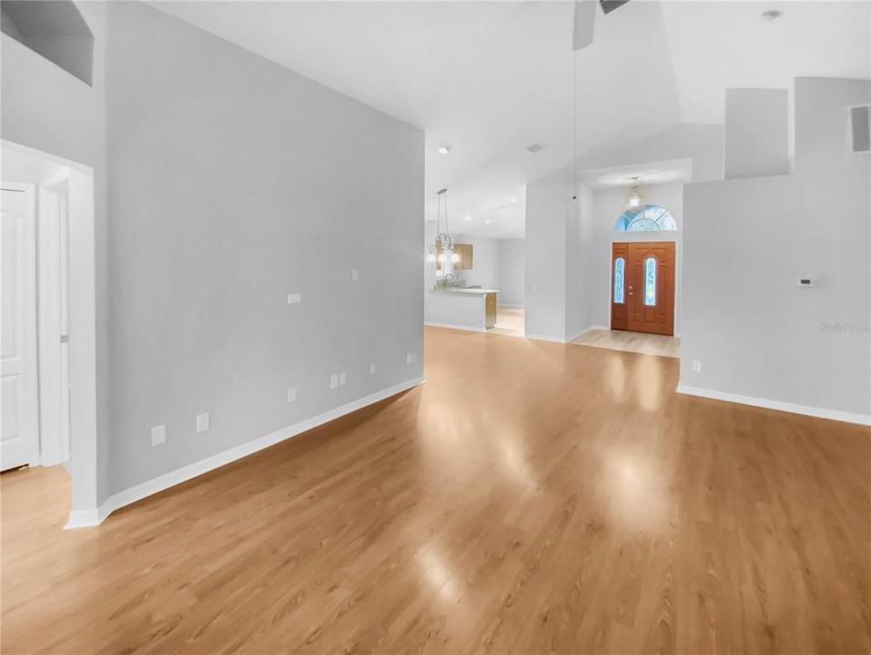 En Venta: $370,000 (3 camas, 2 baños, 1610 Pies cuadrados)