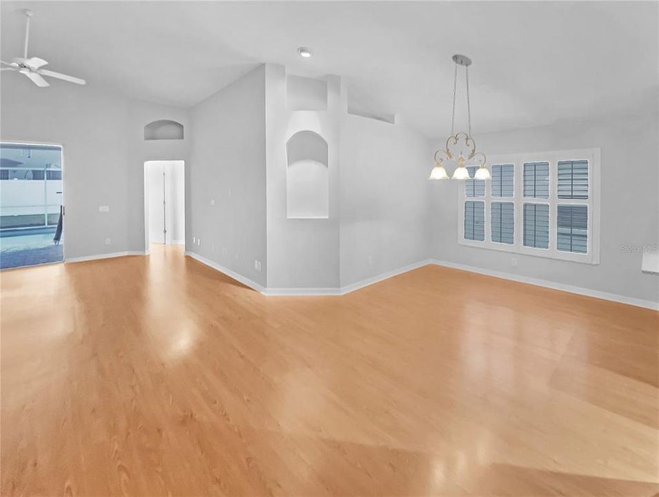 En Venta: $370,000 (3 camas, 2 baños, 1610 Pies cuadrados)