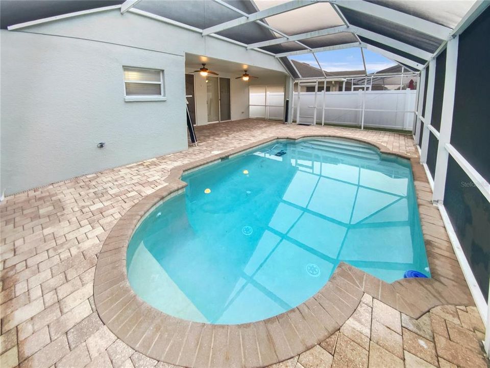 En Venta: $370,000 (3 camas, 2 baños, 1610 Pies cuadrados)