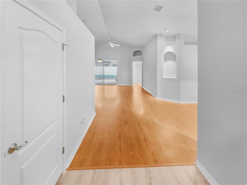 En Venta: $370,000 (3 camas, 2 baños, 1610 Pies cuadrados)