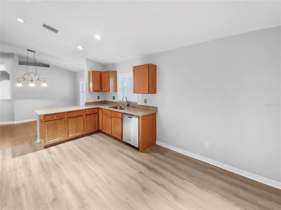 En Venta: $370,000 (3 camas, 2 baños, 1610 Pies cuadrados)