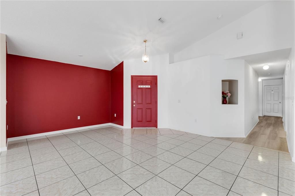 For Sale: $350,000 (3 beds, 2 baths, 1908 Square Feet)