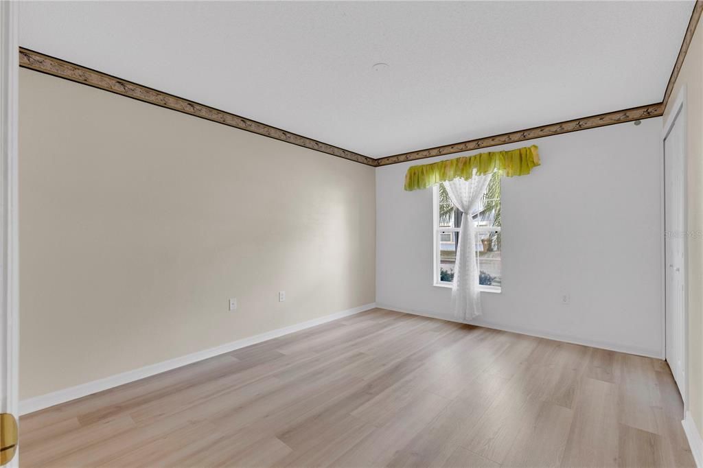 For Sale: $350,000 (3 beds, 2 baths, 1908 Square Feet)