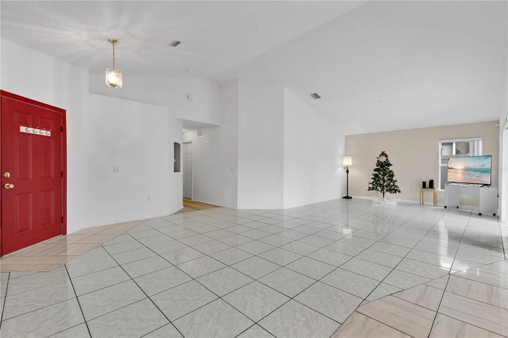 For Sale: $350,000 (3 beds, 2 baths, 1908 Square Feet)