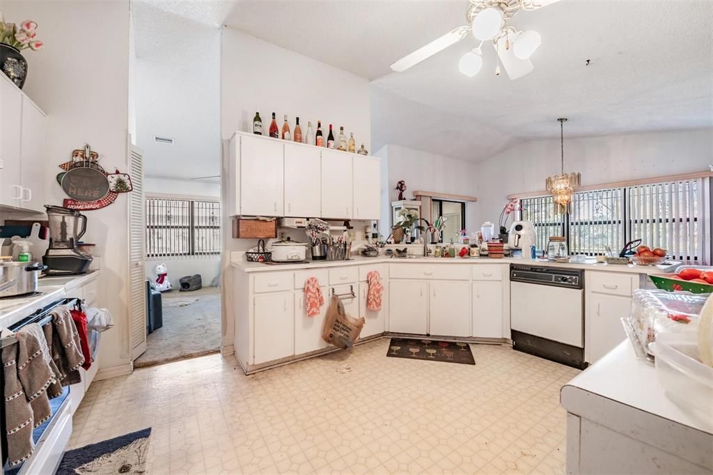 На продажу: $225,000 (3 спален, 2 ванн, 1506 Квадратных фут)