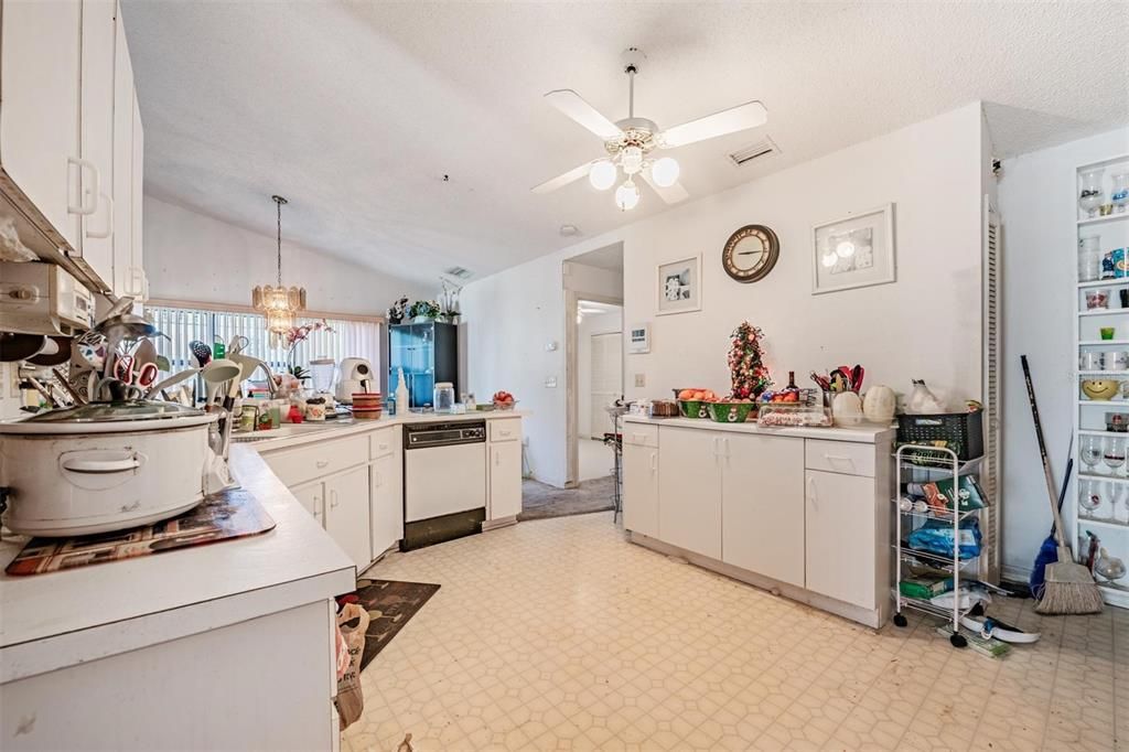 На продажу: $225,000 (3 спален, 2 ванн, 1506 Квадратных фут)