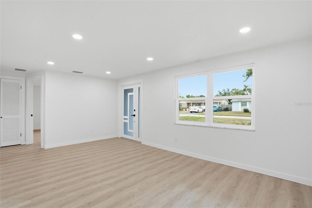 На продажу: $255,000 (3 спален, 1 ванн, 1124 Квадратных фут)