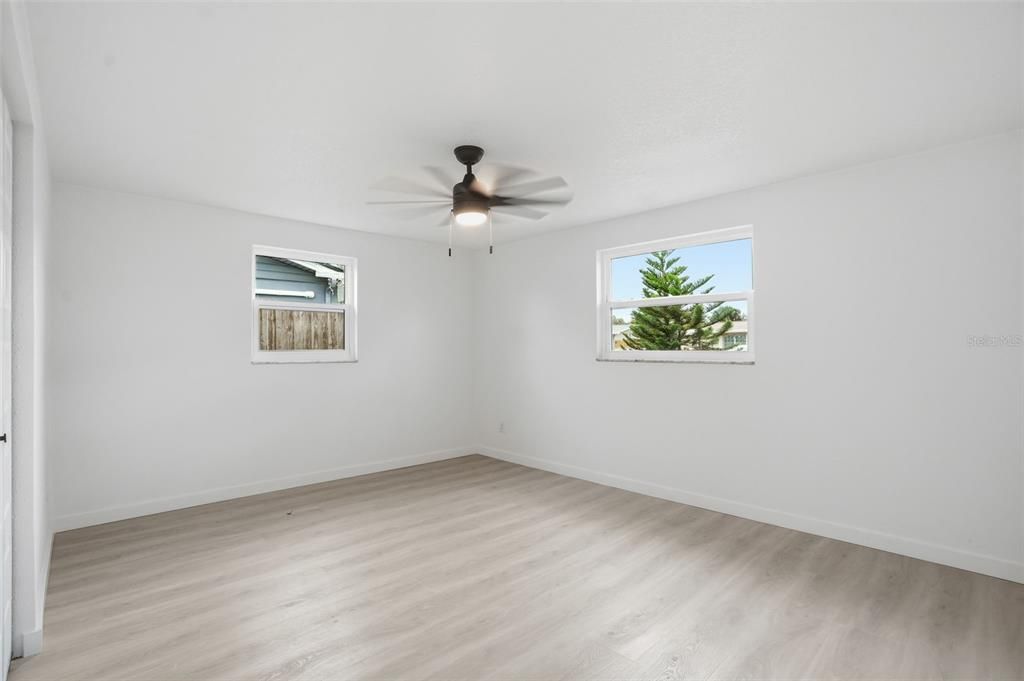 На продажу: $255,000 (3 спален, 1 ванн, 1124 Квадратных фут)