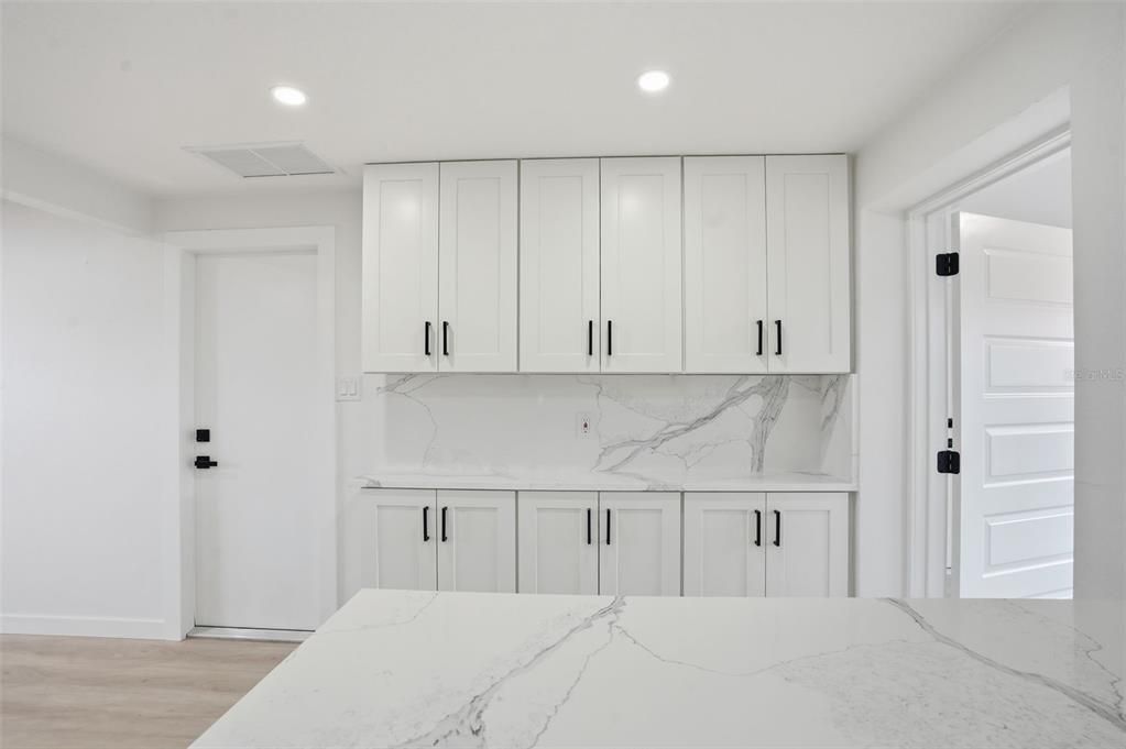 На продажу: $255,000 (3 спален, 1 ванн, 1124 Квадратных фут)