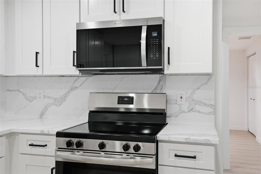 На продажу: $255,000 (3 спален, 1 ванн, 1124 Квадратных фут)