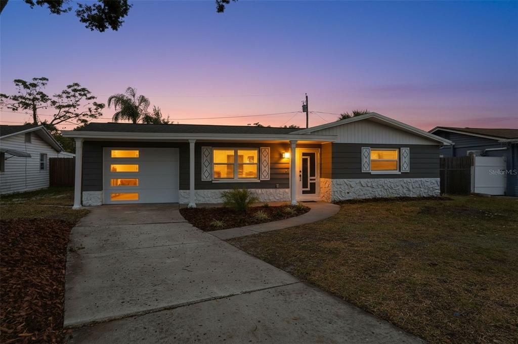 На продажу: $255,000 (3 спален, 1 ванн, 1124 Квадратных фут)