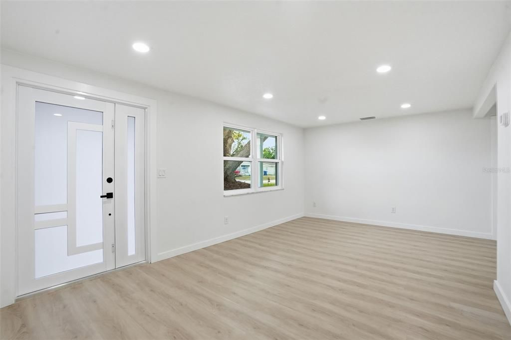 На продажу: $255,000 (3 спален, 1 ванн, 1124 Квадратных фут)