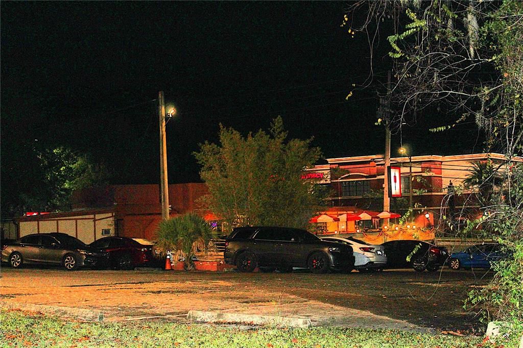 For Sale: $118,500 (1 beds, 1 baths, 642 Square Feet)