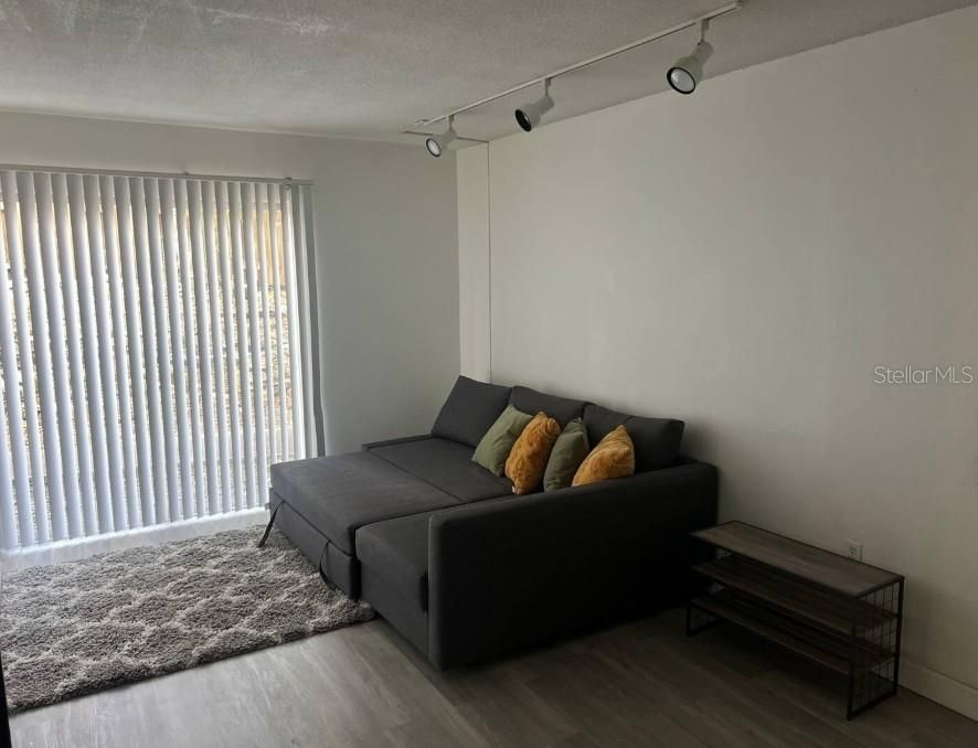 На продажу: $118,500 (1 спален, 1 ванн, 642 Квадратных фут)