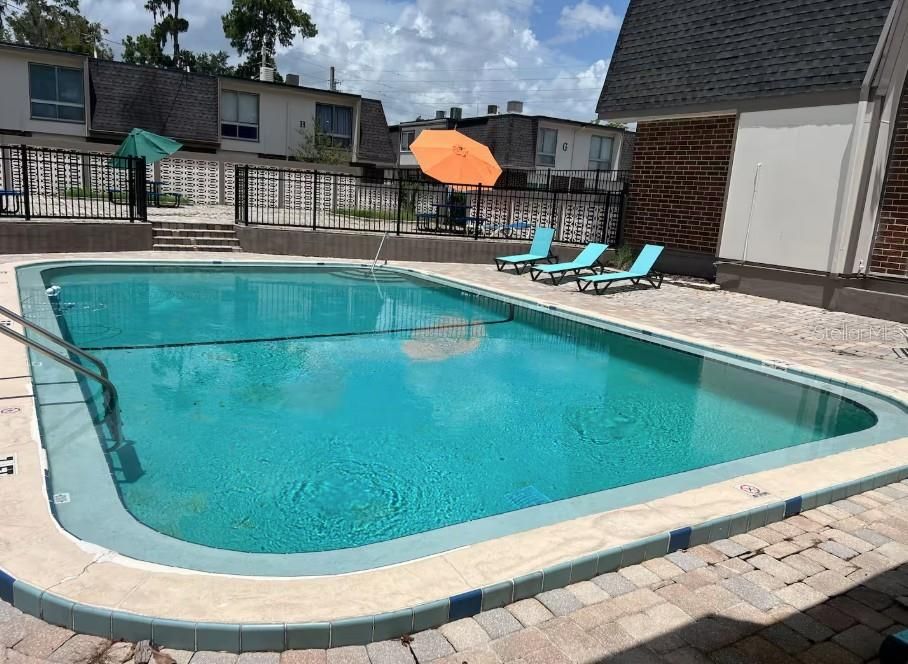 На продажу: $118,500 (1 спален, 1 ванн, 642 Квадратных фут)