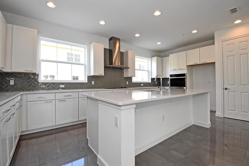 En Renta: $2,995 (3 camas, 3 baños, 2187 Pies cuadrados)