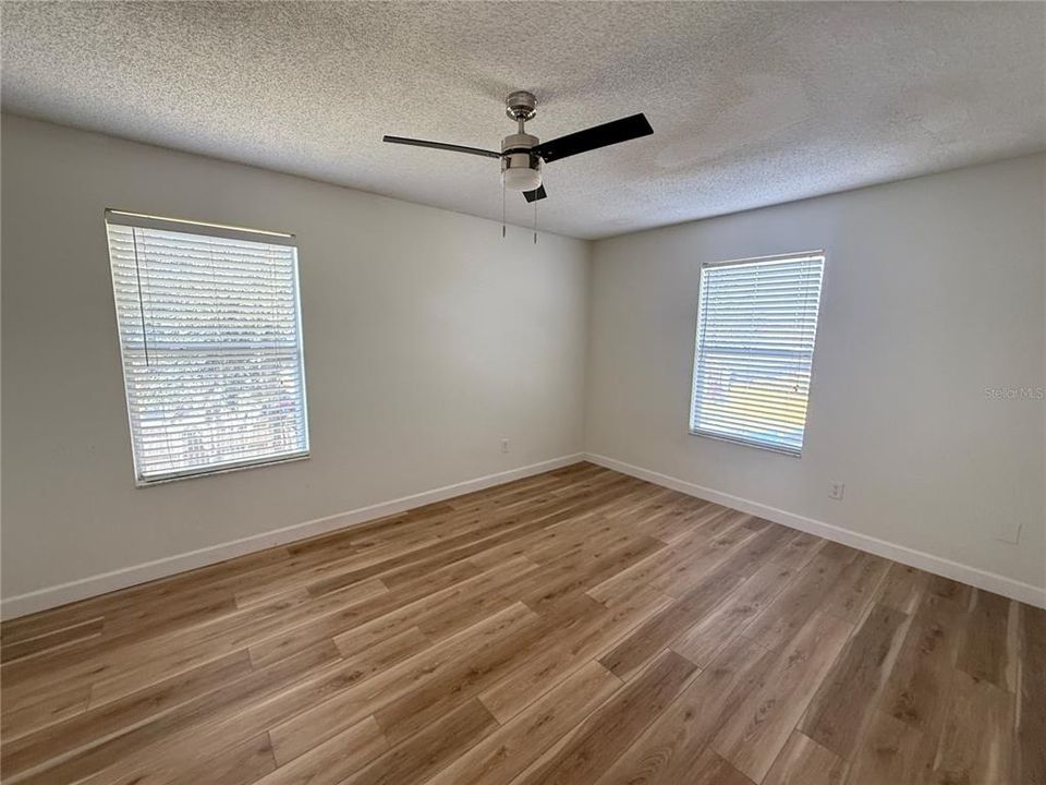 For Rent: $2,600 (4 beds, 2 baths, 1938 Square Feet)