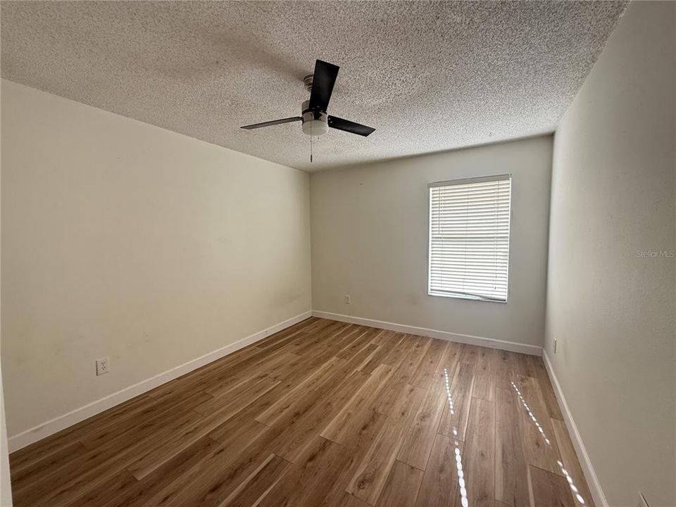 For Rent: $2,600 (4 beds, 2 baths, 1938 Square Feet)