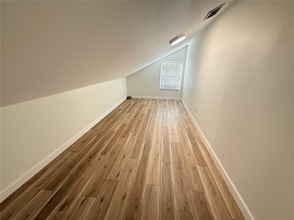 For Rent: $2,600 (4 beds, 2 baths, 1938 Square Feet)