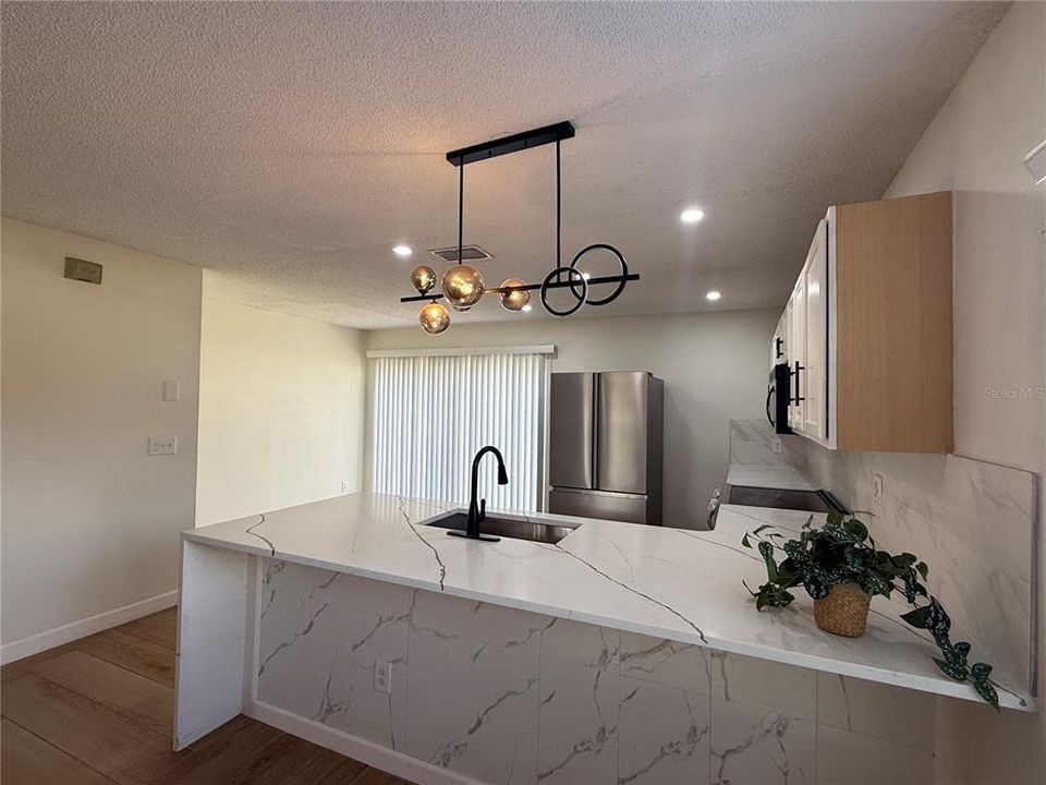 For Rent: $2,600 (4 beds, 2 baths, 1938 Square Feet)