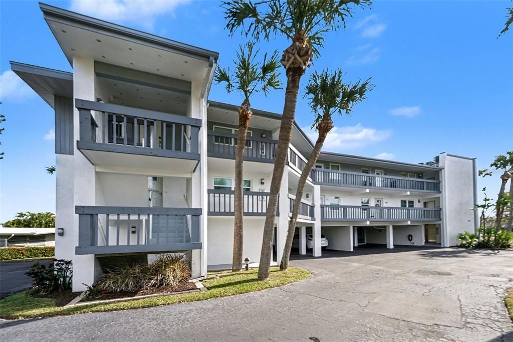 待售: $399,900 (2 贝兹, 2 浴室, 1060 平方英尺)