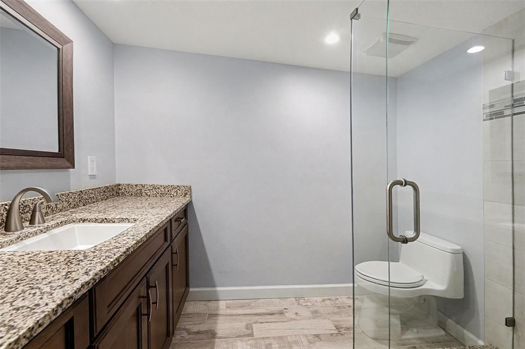 待售: $399,900 (2 贝兹, 2 浴室, 1060 平方英尺)