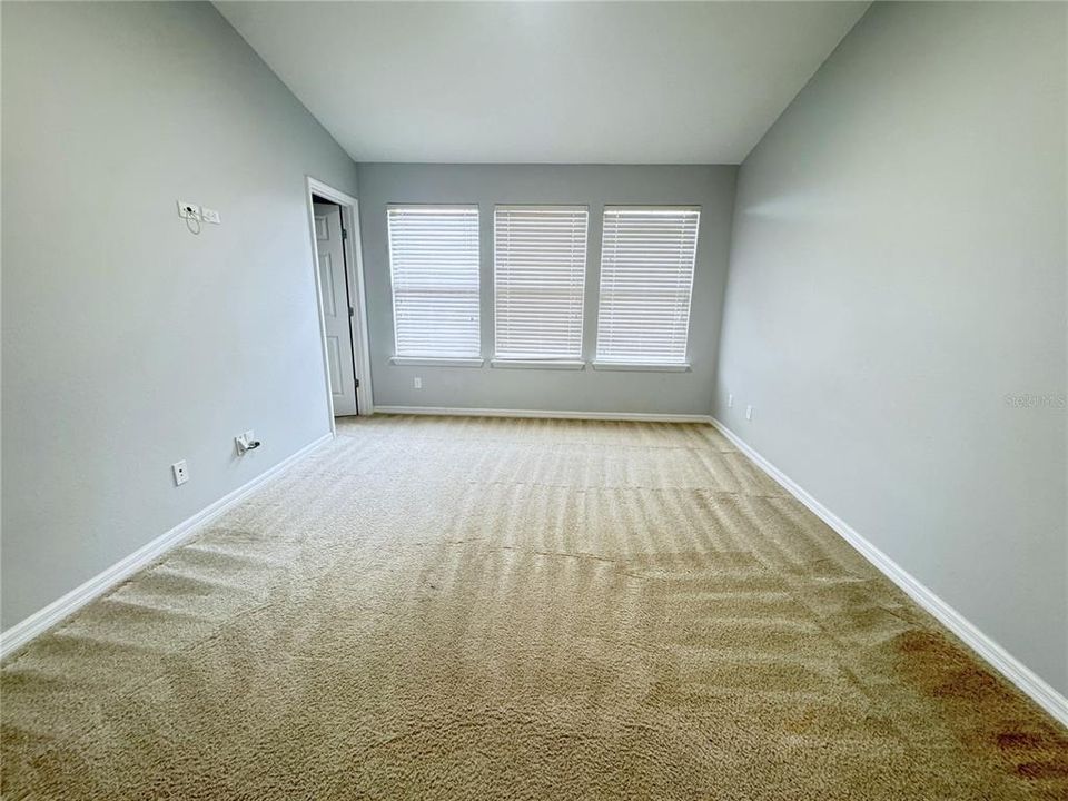 For Sale: $289,900 (3 beds, 2 baths, 1548 Square Feet)