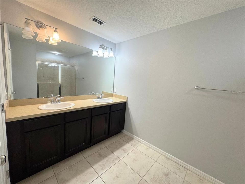 For Sale: $289,900 (3 beds, 2 baths, 1548 Square Feet)