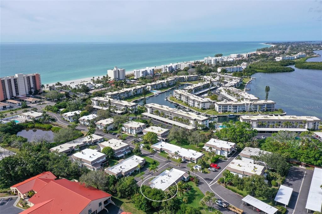 For Sale: $459,000 (2 beds, 2 baths, 1270 Square Feet)