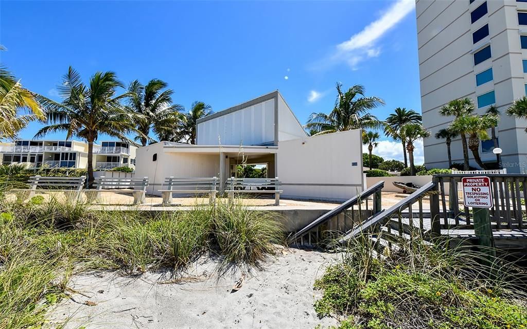 For Sale: $459,000 (2 beds, 2 baths, 1270 Square Feet)