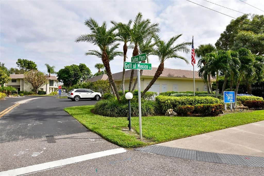 For Sale: $459,000 (2 beds, 2 baths, 1270 Square Feet)