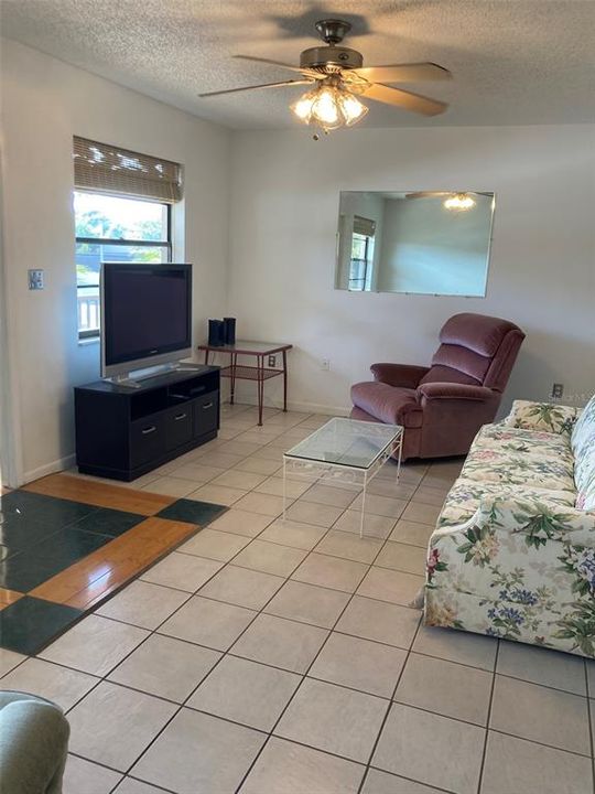 For Sale: $77,900 (1 beds, 1 baths, 680 Square Feet)