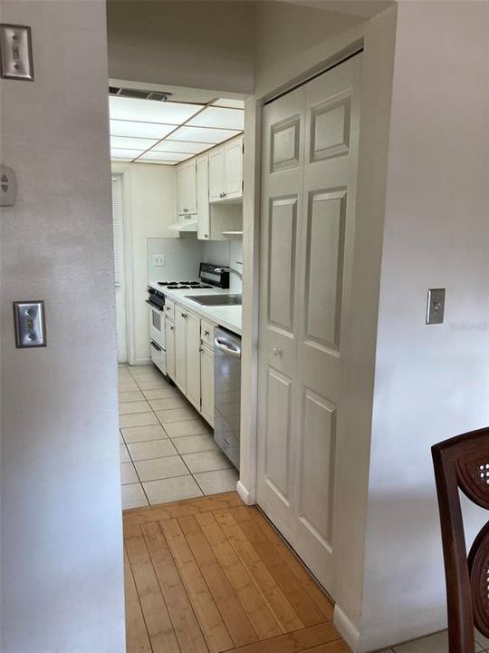 For Sale: $77,900 (1 beds, 1 baths, 680 Square Feet)